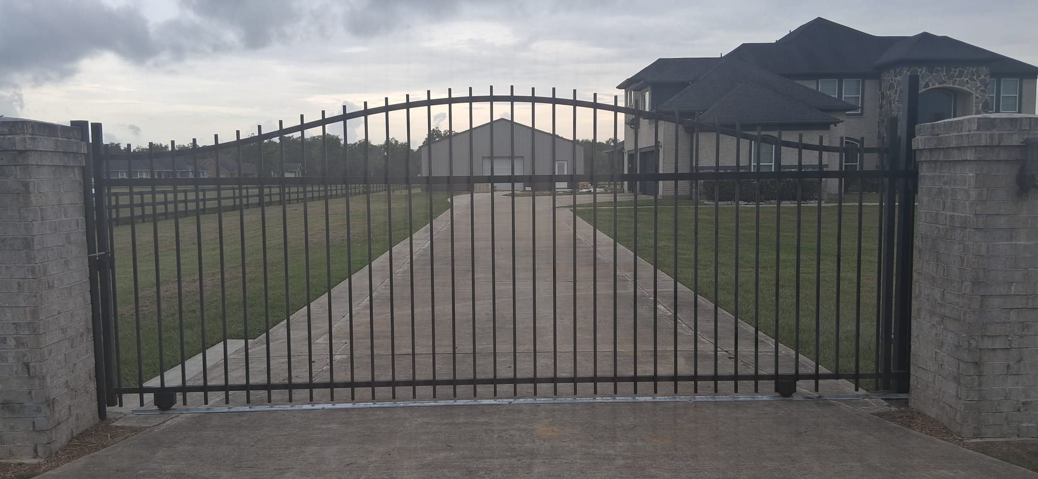 Automatic Driveway Gate for Acreage Property in Fulshear TX - Image 5
